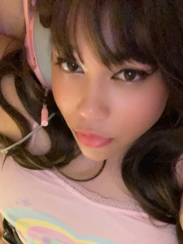 Briti OnlyFans Gamer girl