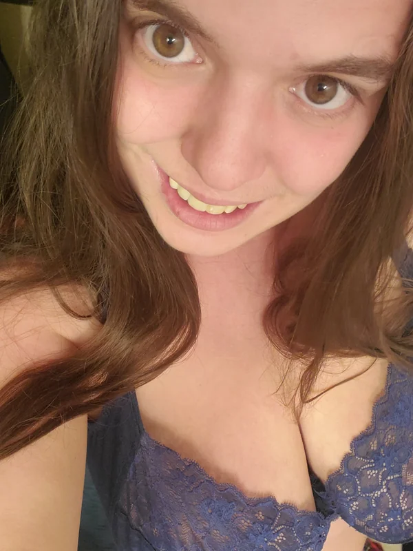 BustystClaire898Free OnlyFans Brunette