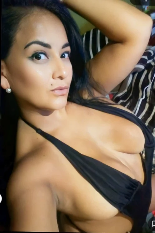 Canela OnlyFans Curvy