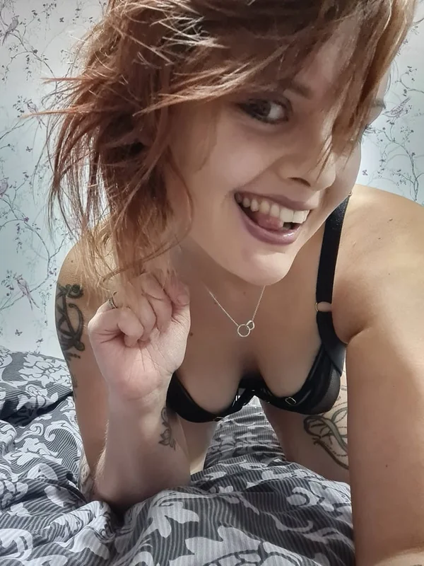 Captaincleo OnlyFans creator with enticing content