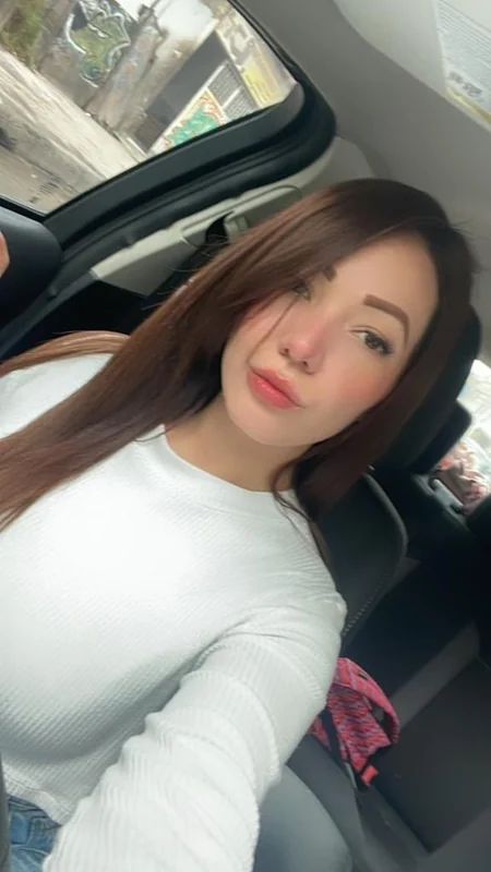 caramelo OnlyFans sensual brunette