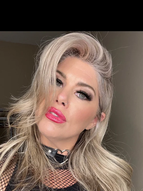 Carissamontgomery OnlyFans creator with exclusive content