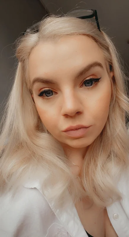 Carla1611 OnlyFans Creator with engaging content