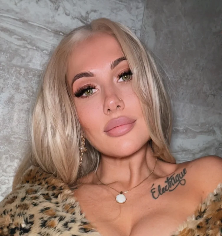 Carly Electric OnlyFans creator with exclusive content