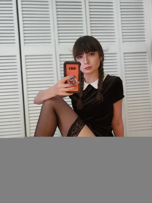 Carrinabee OnlyFans cosplay creator