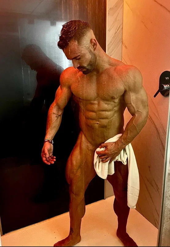 Casasdani OnlyFans creator with exclusive content