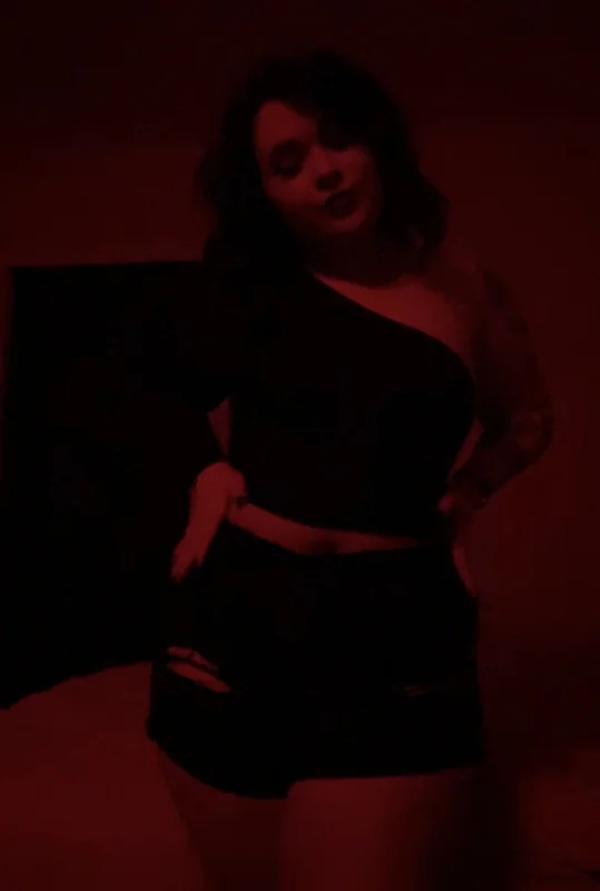 Cat OnlyFans tatted and pierced creator