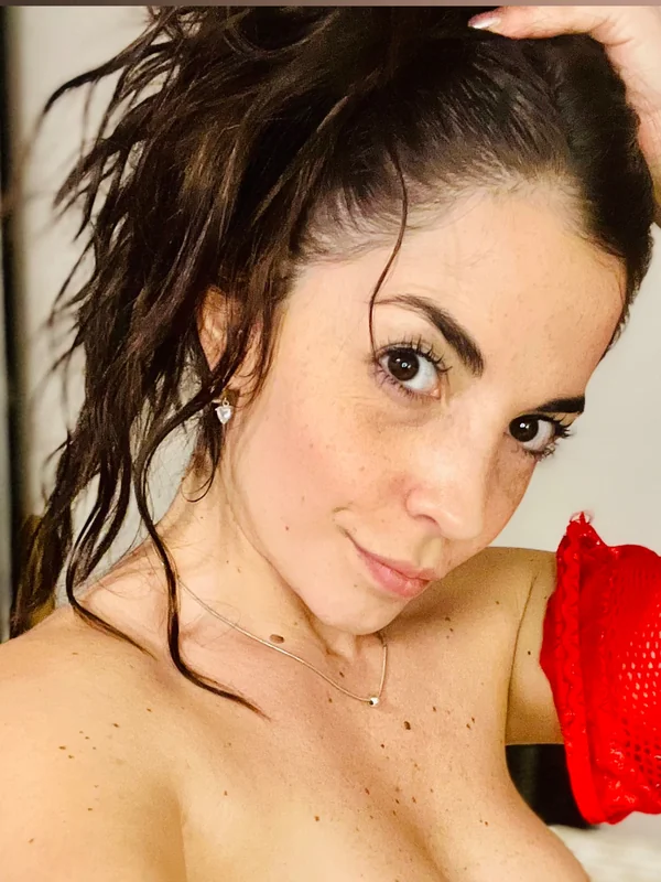 Catrinadivine OnlyFans model amateur creator