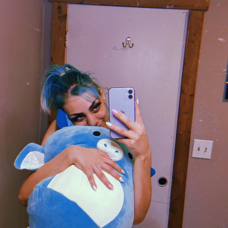 Cayliens OnlyFans creator with engaging content