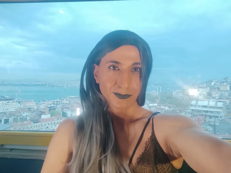 CD Nina Masoz on OnlyFans showcasing adult content