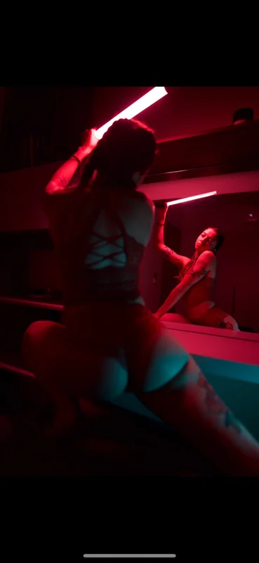 Maria OnlyFans with a big ass and tattoos
