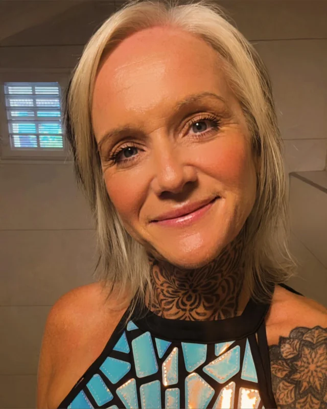 Cerysnelmes OnlyFans Comedian from The Cotswolds