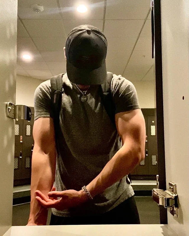 Chadbarnicle OnlyFans creator with exclusive content