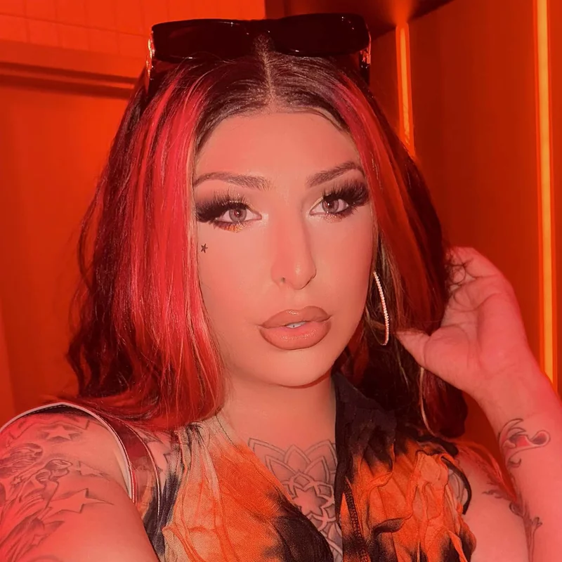Chanel Santini OnlyFans gender-fluid performer