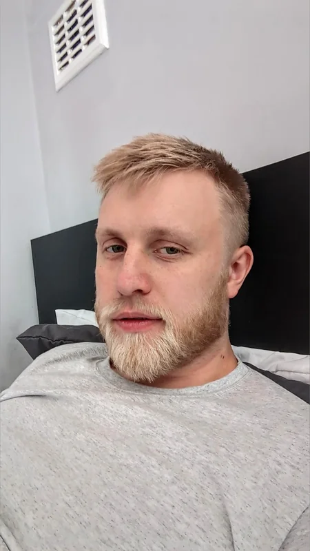 Chrispeyton OnlyFans creator with exclusive content