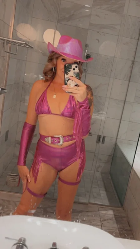 Christine Coco OnlyFans Creator with Pretty Toes