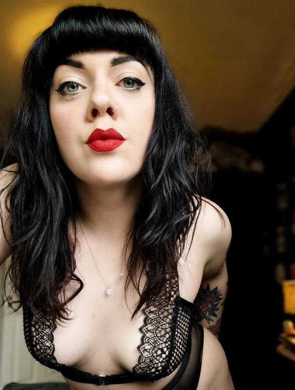 Cinderbellend OnlyFans creator with an engaging personality.