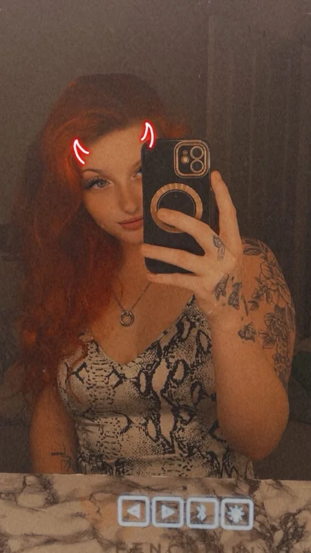 Lauren Jade OnlyFans creator sharing exclusive content