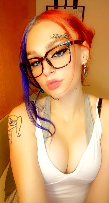 Cloefoxbow OnlyFans alternative creator with red hair