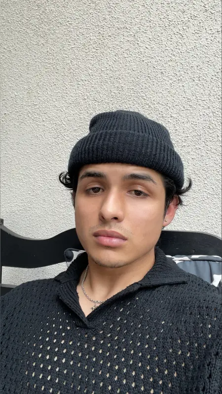 Clos OnlyFans creator with a minimalist aesthetic