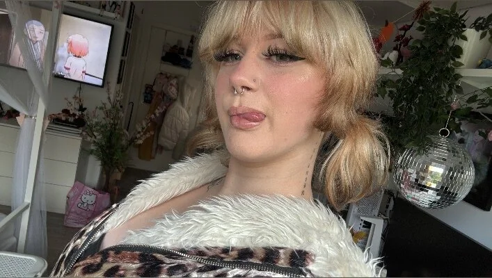 Confusedrejekt OnlyFans creator with unique content