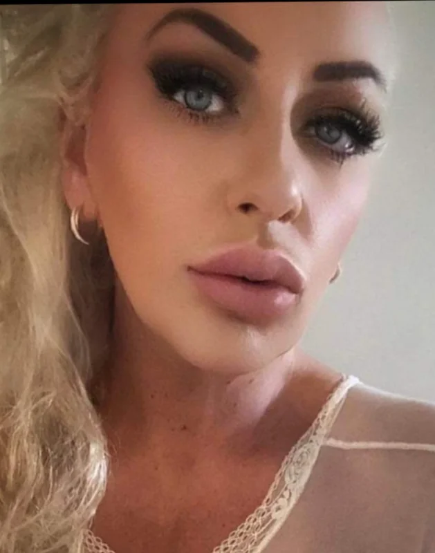 Alice Marina Couger OnlyFans profile with engaging content