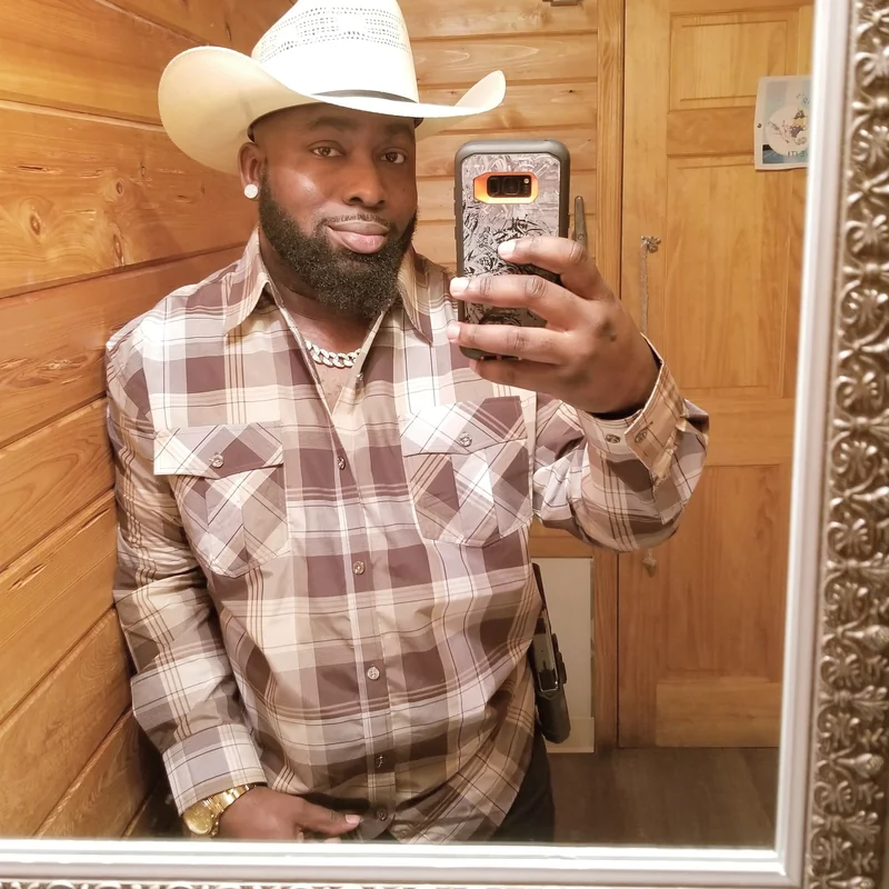 DeeGotti OnlyFans creator with black hair