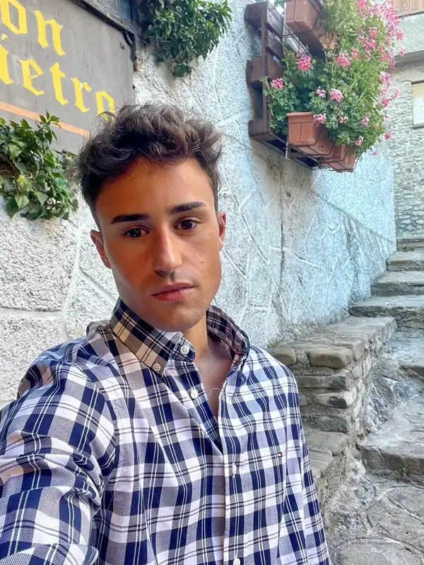 Coverjoshof OnlyFans Spanish bisexual twink