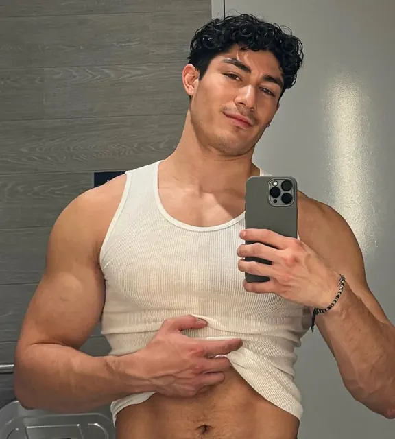Aandre9 OnlyFans creator with unique content