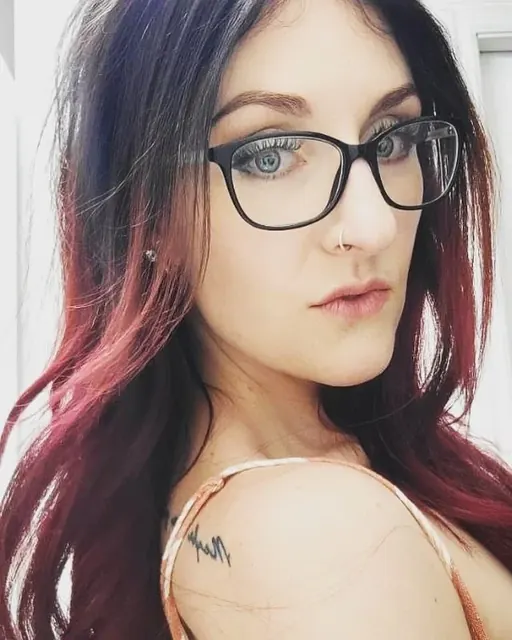 Adalynluxvip OnlyFans creator with enticing content