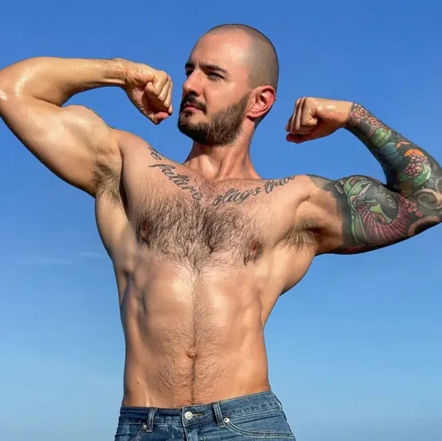 Adam Saner OnlyFans muscular male creator