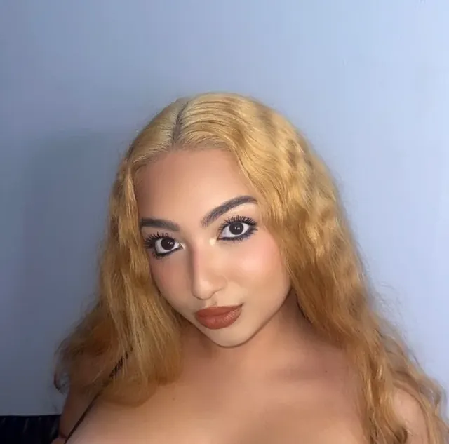 Adriannafree OnlyFans creator with exclusive content