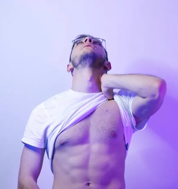 Aintgotyourtim OnlyFans French go-go dancer