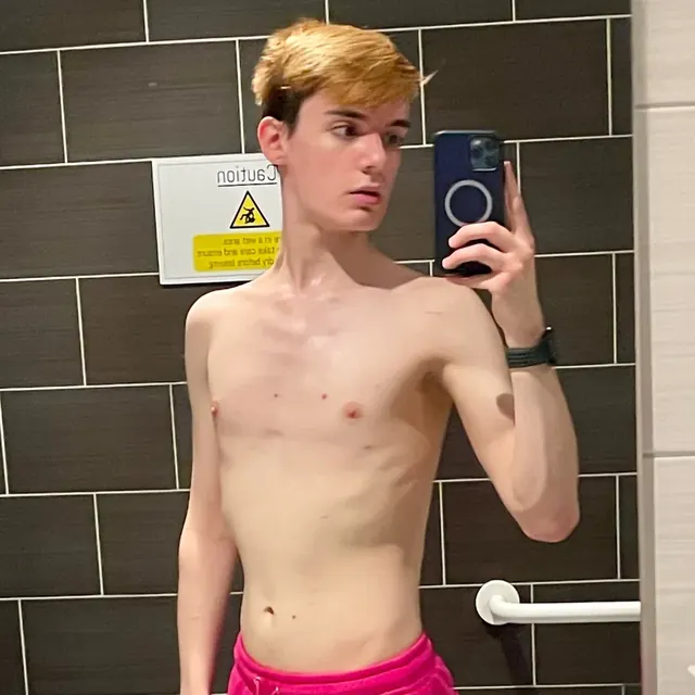 AJ Baxter OnlyFans versatile creator with a bubble butt