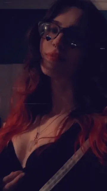 Akedi OnlyFans hot mom energy