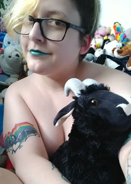 Ean Ovum OnlyFans creator with a sweet smile