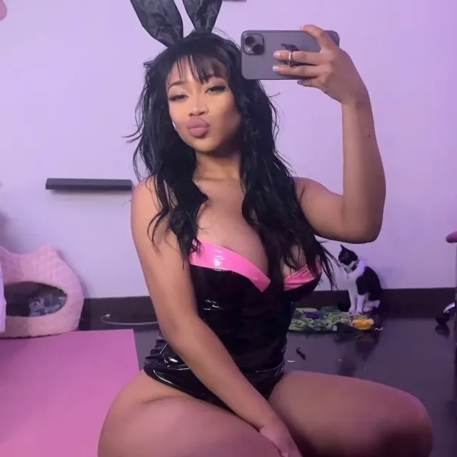 alchemyprincess OnlyFans creator with a flirty vibe.