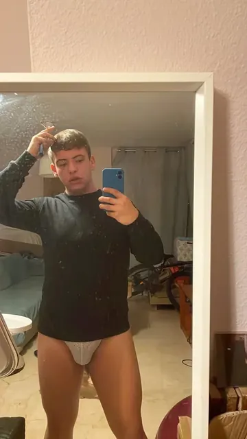 Aleperezxx OnlyFans creator with exclusive content