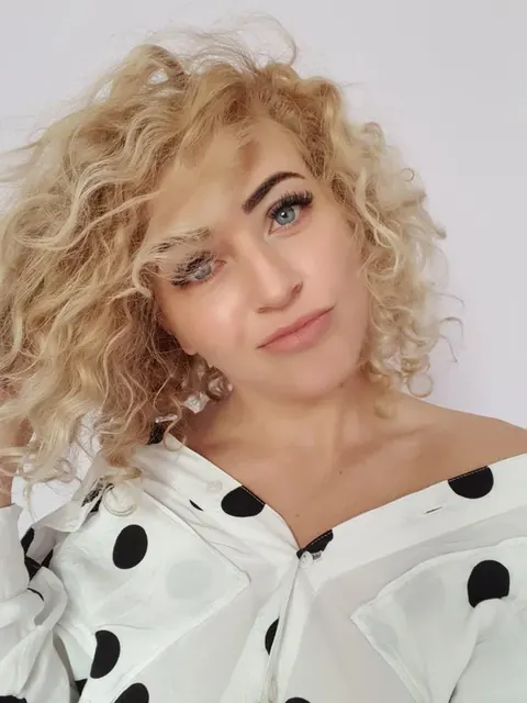 Alessia OnlyFans creator with stunning photos
