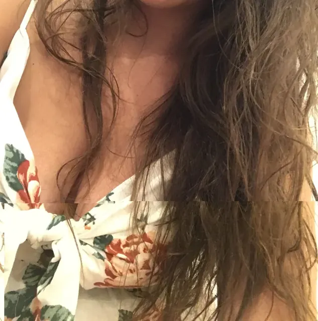 Alexandra Lee OnlyFans Bold Bright Beautiful