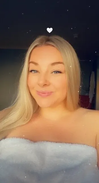 Alexbelle69 OnlyFans BBW creator from London