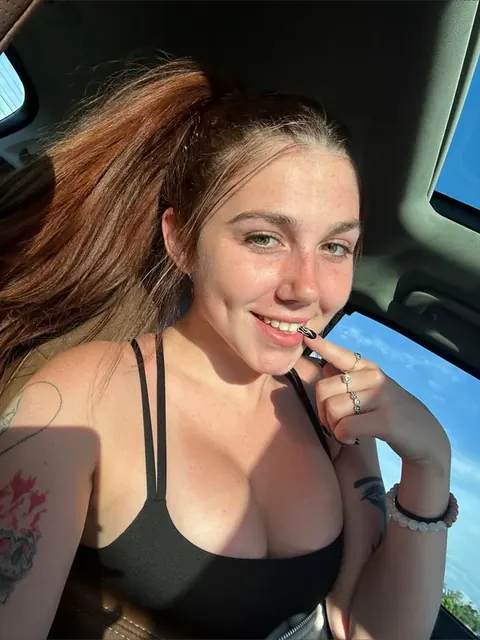 Alexis on OnlyFans with a fun and engaging vibe