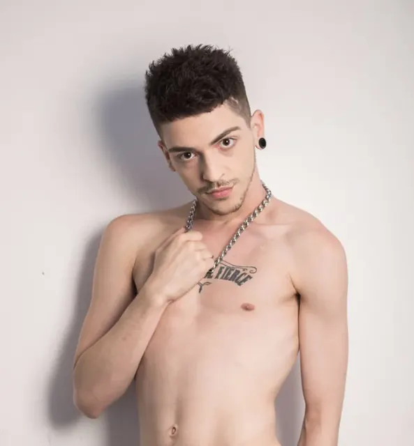 Alex Roman OnlyFans creator with engaging content.