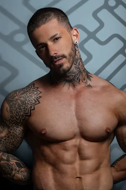Alex Salgueiro OnlyFans athletic tattooed creator
