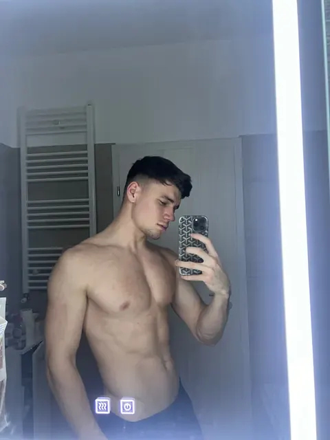 Alexwilliams0 on OnlyFans Straight Model