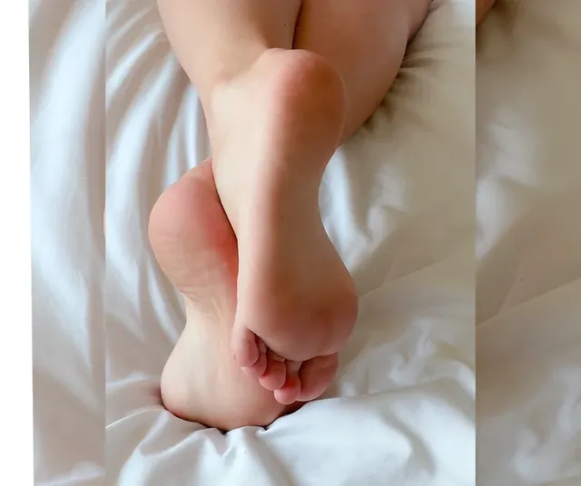 Ali OnlyFans profile showcasing her soles