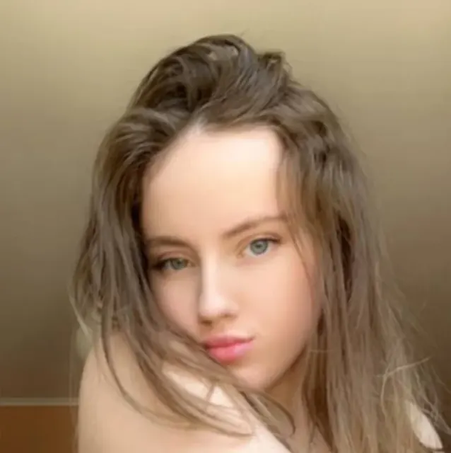 Alice in Wonderland OnlyFans creator with engaging personality