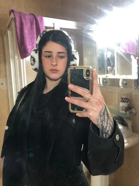 Alice OnlyFans tattooed creator