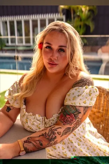 Alice Blush OnlyFans BBW creator