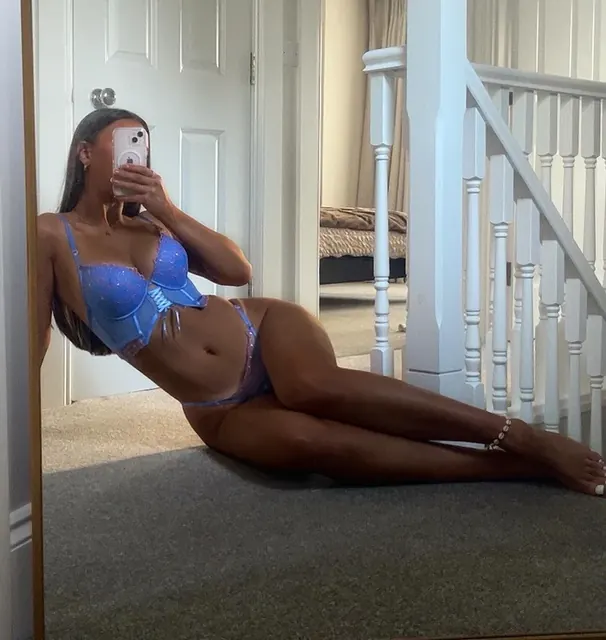 Allana Murphy OnlyFans petite brunette creator